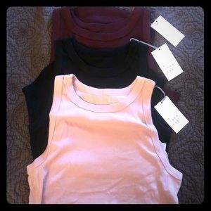 Women’s Slim fit tank top bundle- NWT!